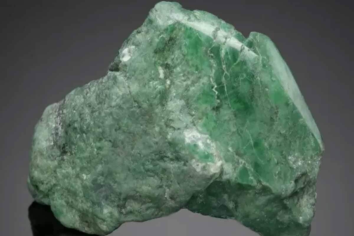 Goodbye to gold and platinum—this ultra-rare gem costs hundreds of dollars per carat and is only found in Sri Lanka