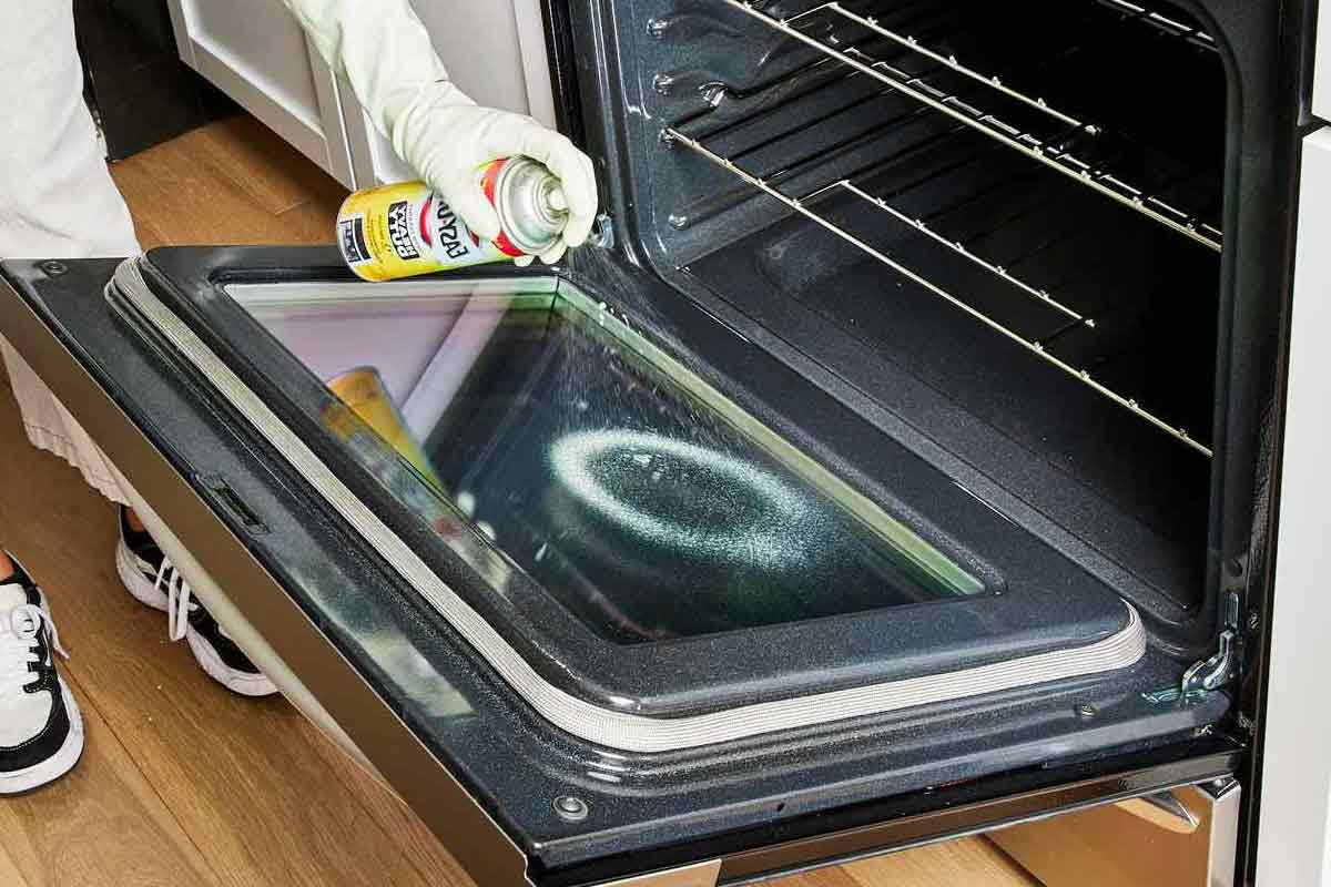How To Deep-Clean A Glass Oven Door, According To Experts