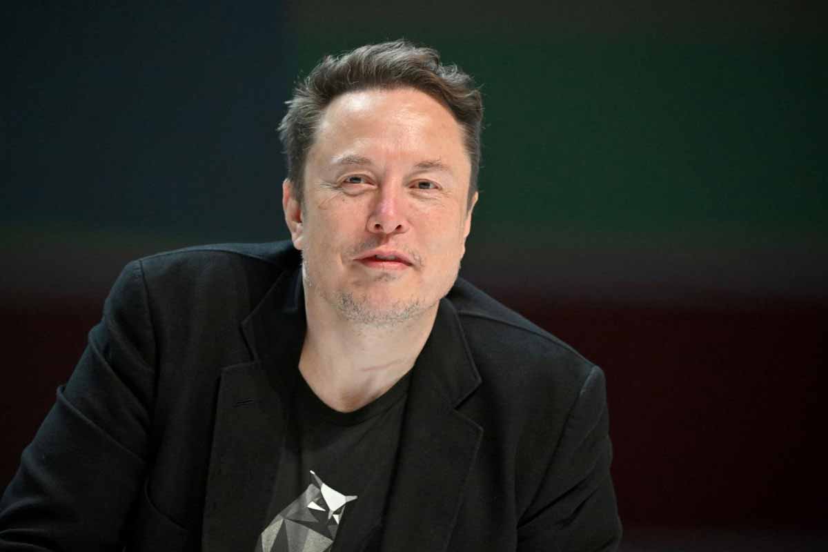 Tesla exec speaks out on Elon Musk's $1 trillion pay package: 'There aren't any other people out there like Elon'