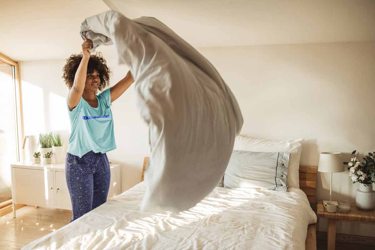6 Things You Must Clean Every Saturday, According To Pro Cleaners